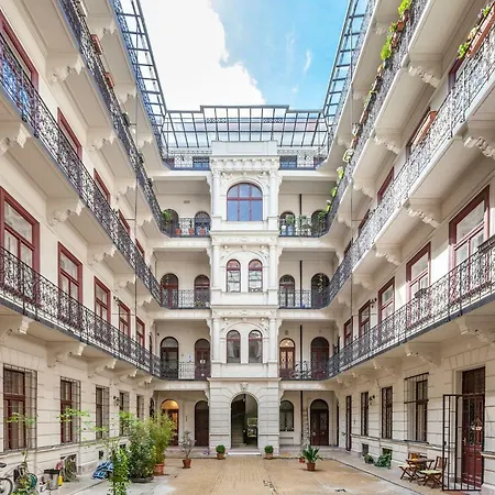 Palace Quarter Brody Apartment Budapest