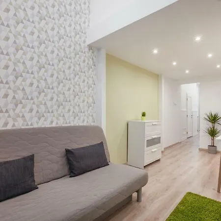 Palace Quarter Brody Apartment *
